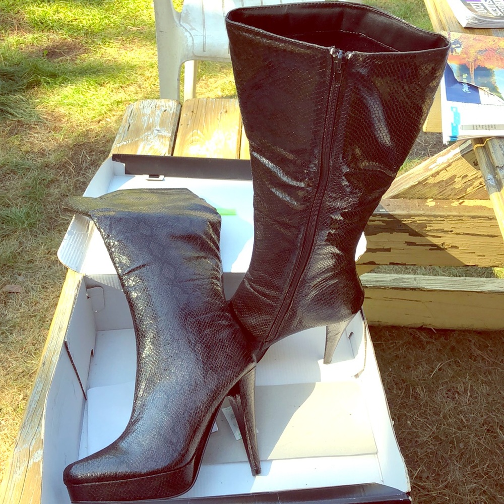“Justfabulous” boots